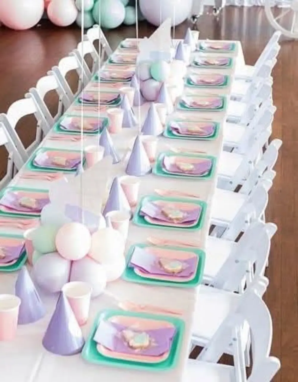White kids tables and chairs set